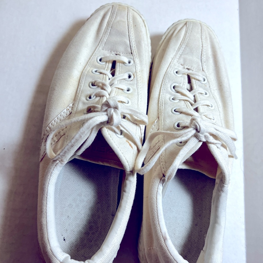 Men’s Tretorns White Size 8.5